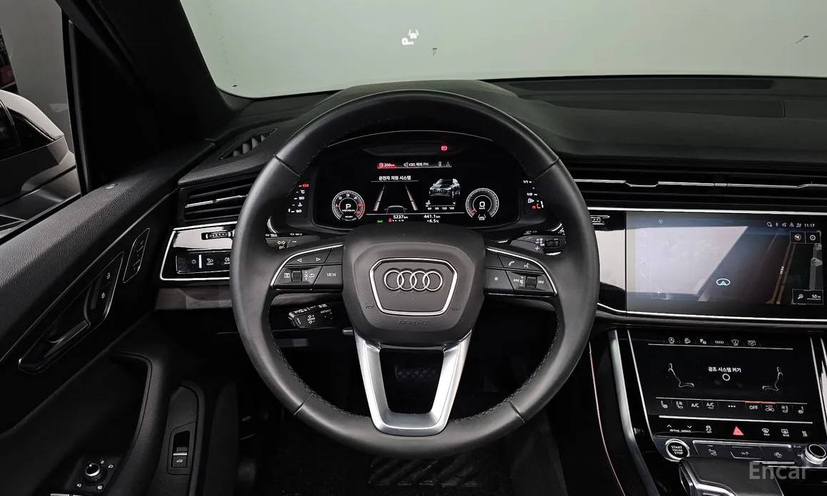 Фото 13 - Audi Q7