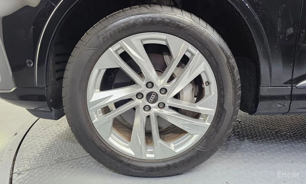 Фото 5 - Audi Q7