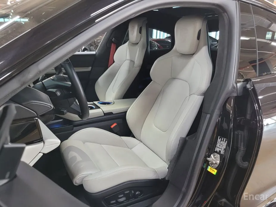 Фото 11 - Porsche Taycan