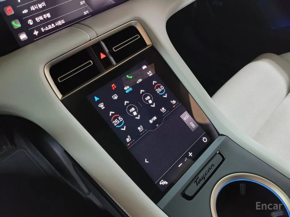 Фото 16 - Porsche Taycan