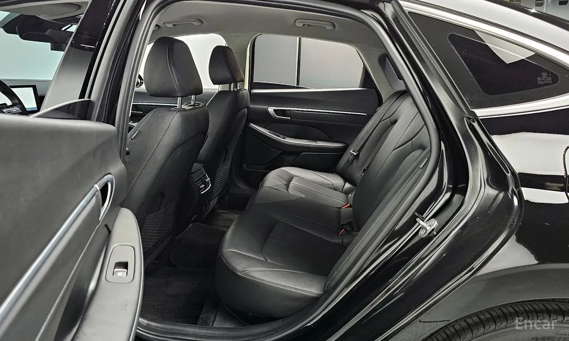 Photo 12 - Hyundai Sonata