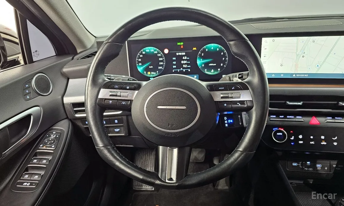 Photo 13 - Hyundai Sonata