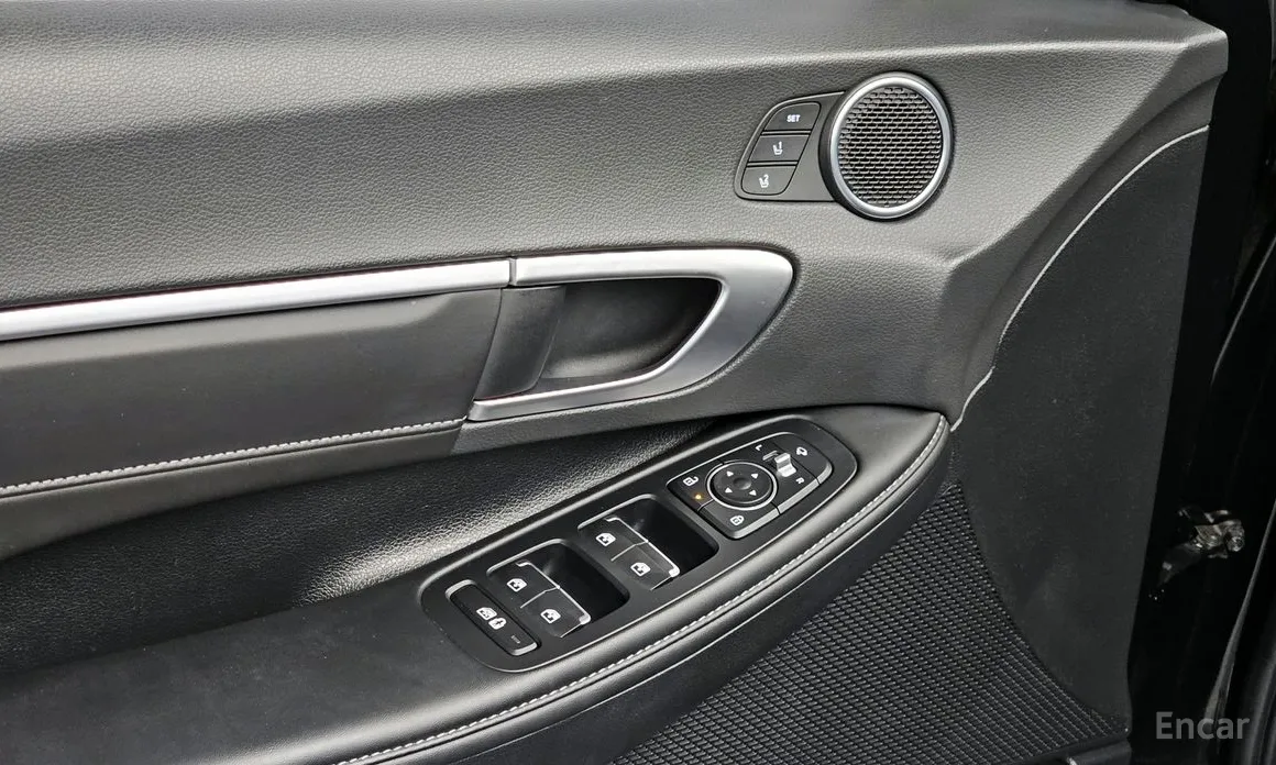 Photo 18 - Hyundai Sonata