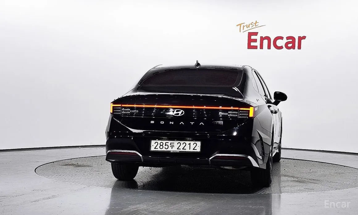 Photo 4 - Hyundai Sonata