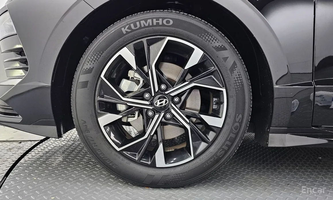 Photo 5 - Hyundai Sonata