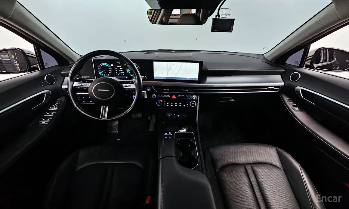 Photo 7 - Hyundai Sonata