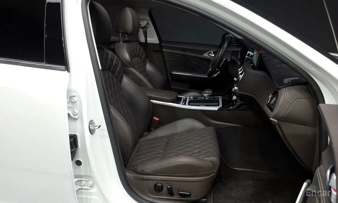 Фото 11 - Kia Stinger