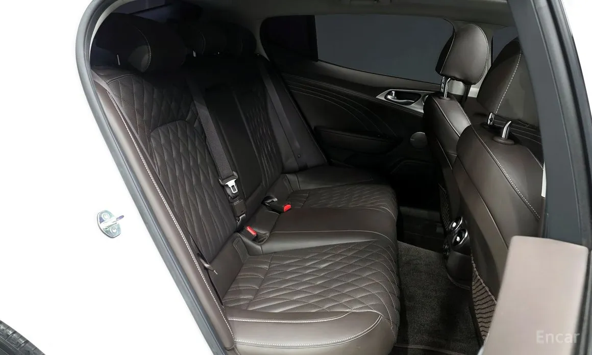 Фото 12 - Kia Stinger