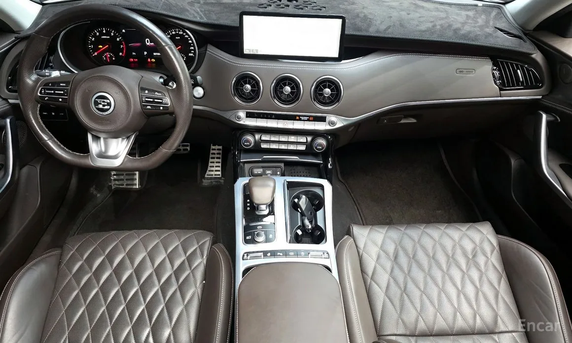 Фото 7 - Kia Stinger