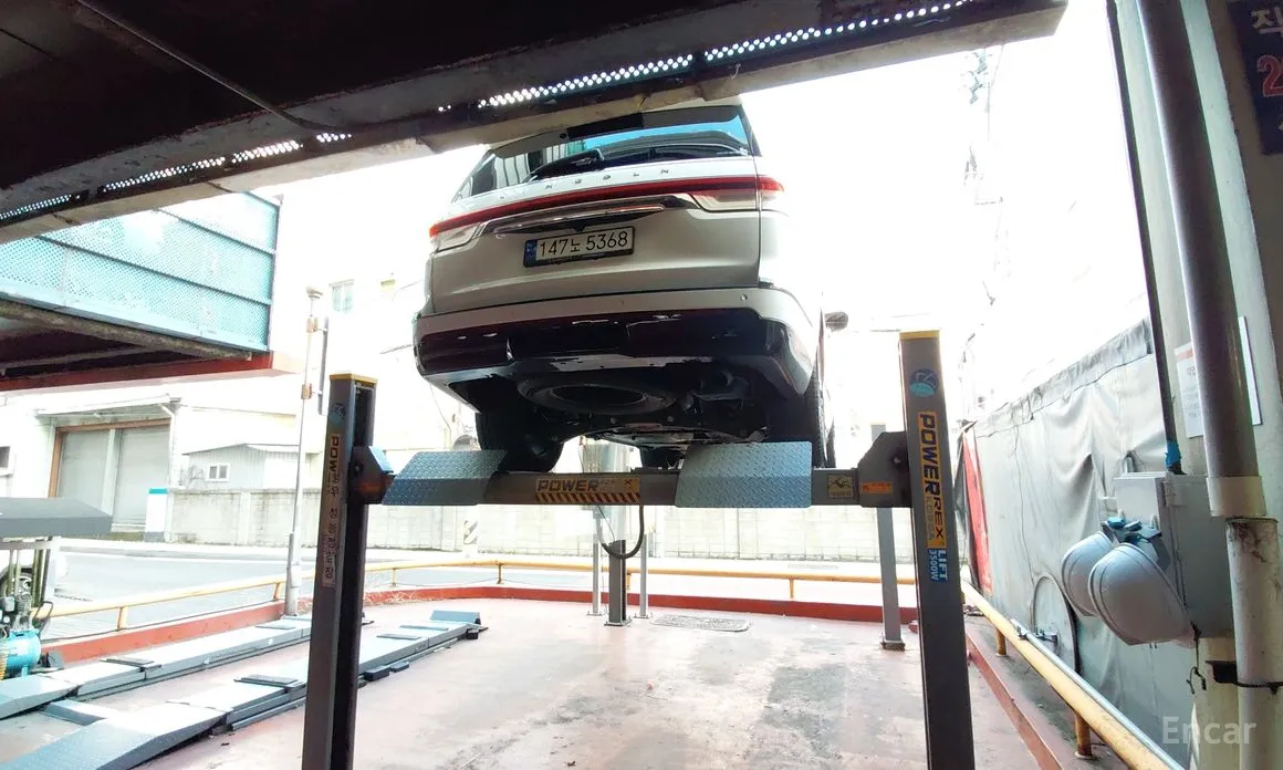 Фото 20 - Lincoln Navigator