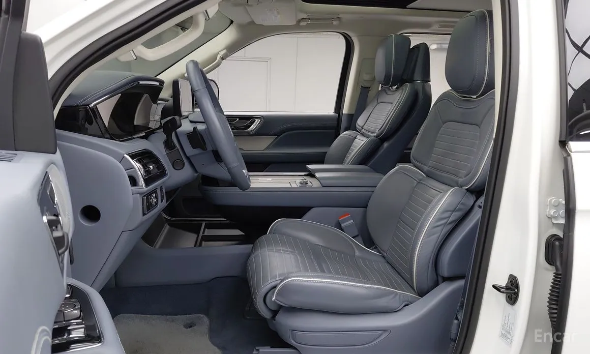 Фото 6 - Lincoln Navigator