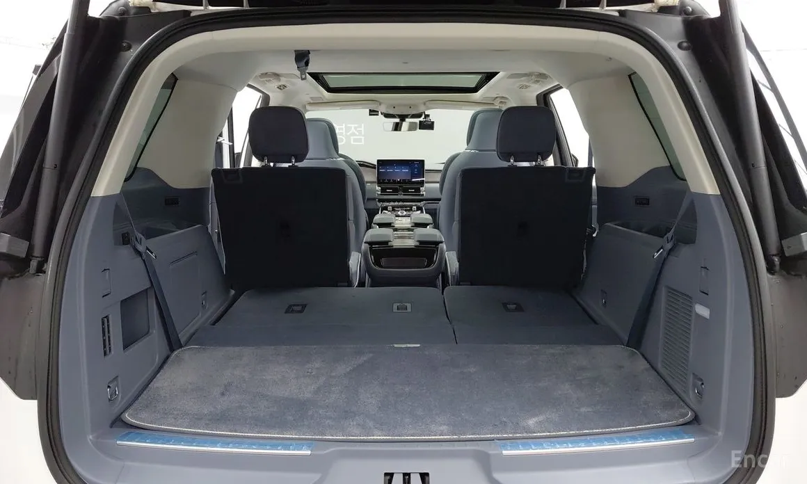 Фото 9 - Lincoln Navigator