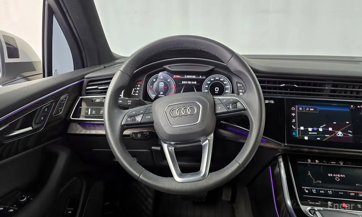 Фото 13 - Audi Q7