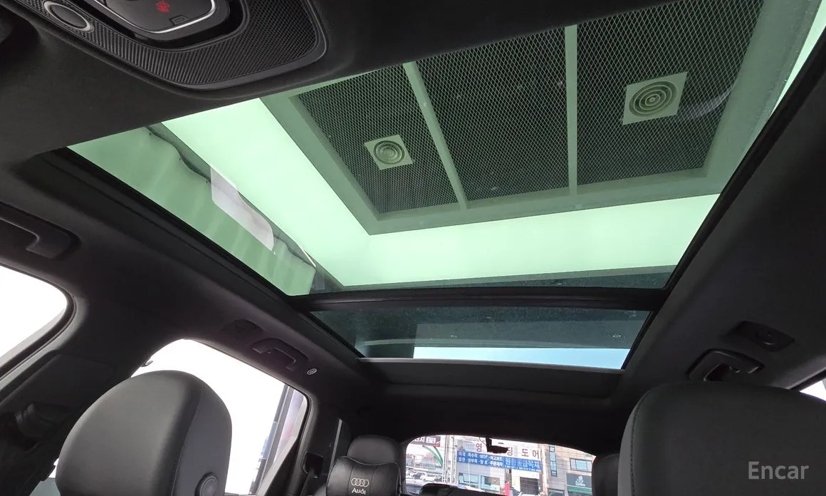 Фото 18 - Audi Q7