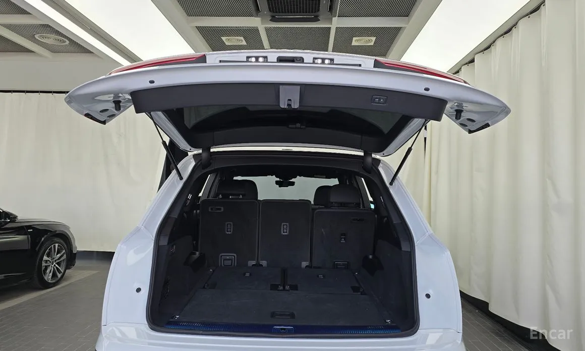Фото 20 - Audi Q7