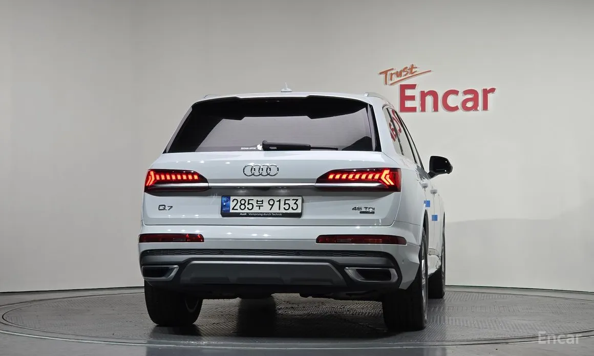 Фото 4 - Audi Q7