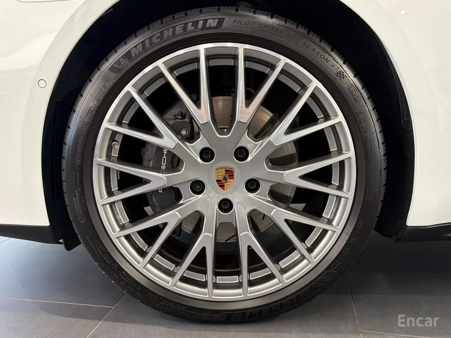 Фото 5 - Porsche Panamera