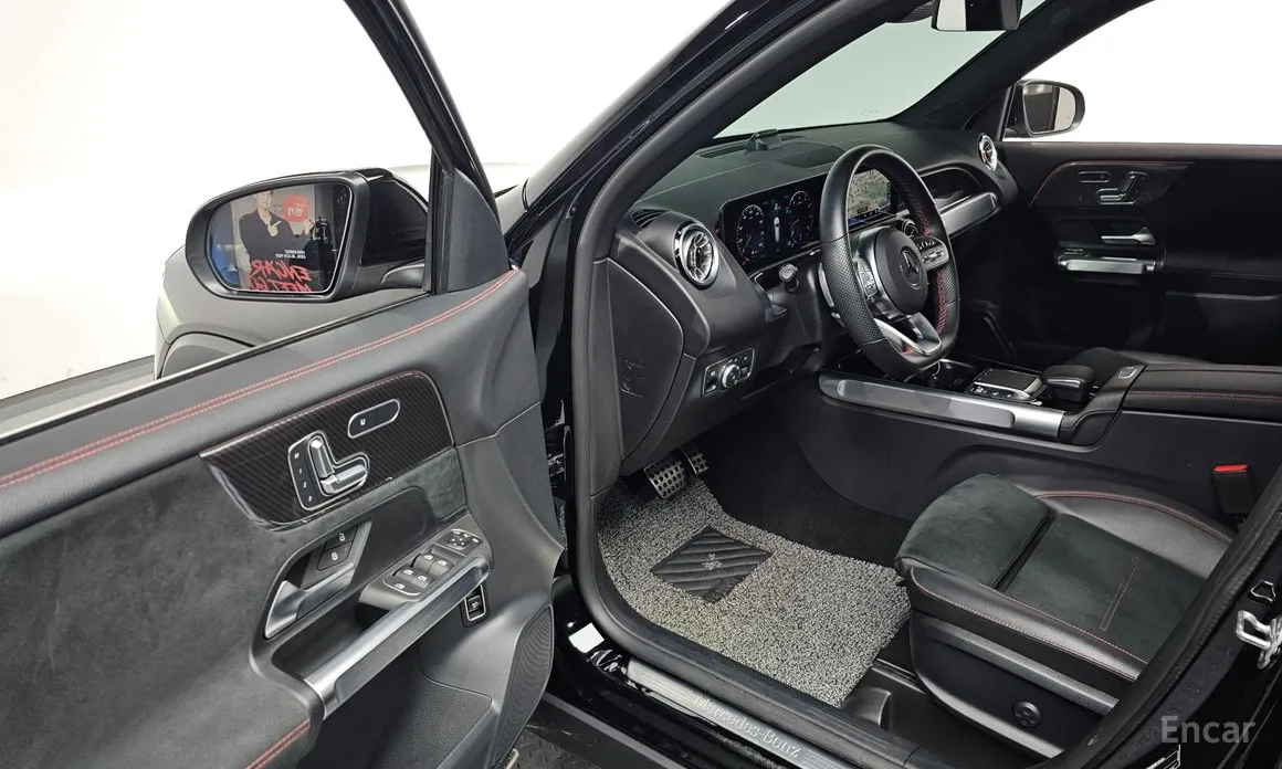 Фото 11 - Mercedes-Benz GLB-Class