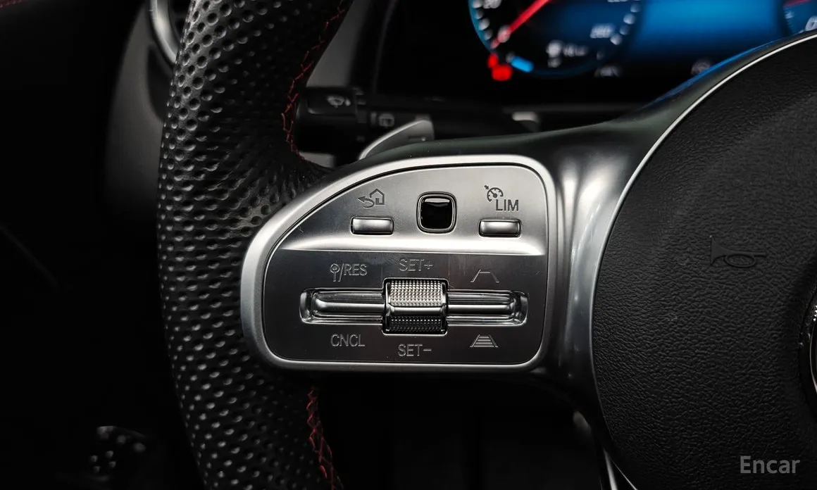 Фото 17 - Mercedes-Benz GLB-Class