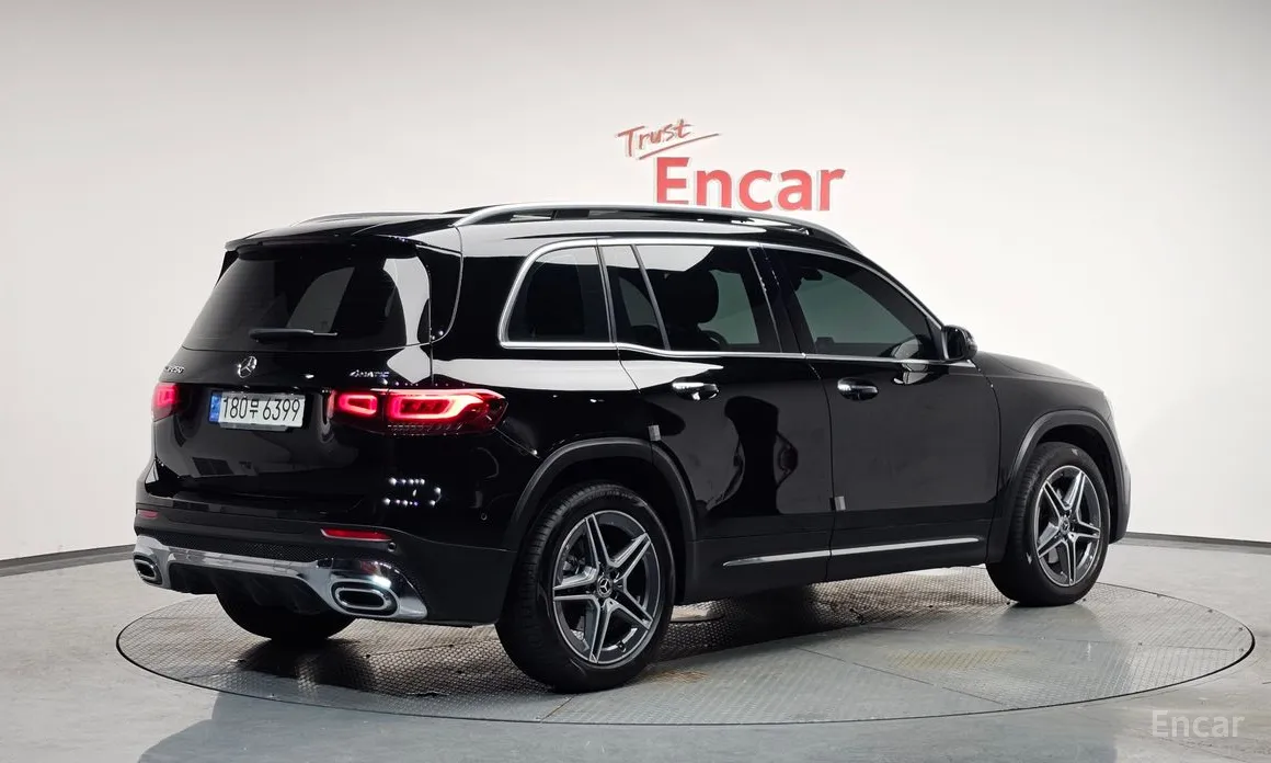 Фото 2 - Mercedes-Benz GLB-Class