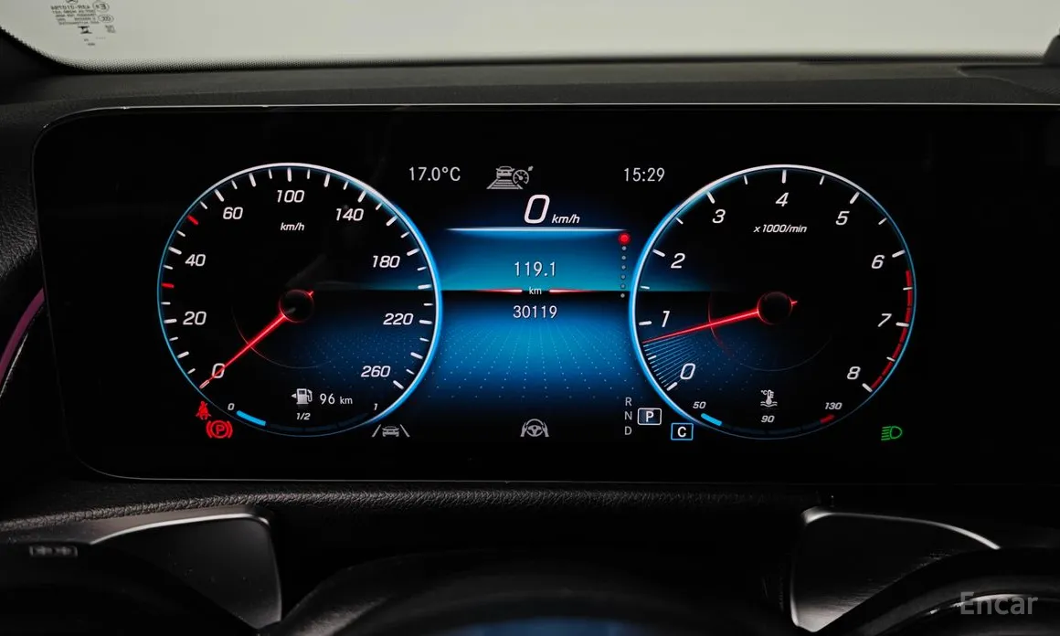 Фото 8 - Mercedes-Benz GLB-Class