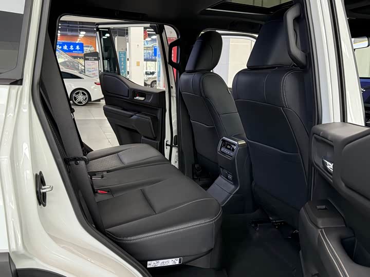 Фото 11 - Toyota Prado