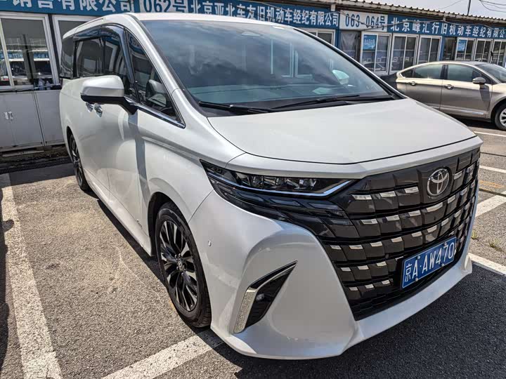 Фото 2 - Toyota Alphard
