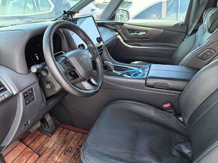 Фото 5 - Toyota Alphard