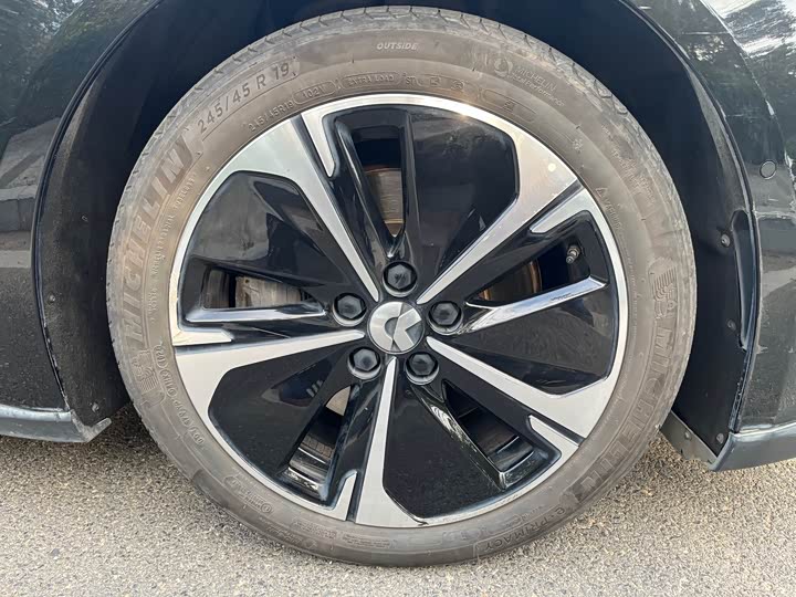 Фото 13 - Nio ET5T