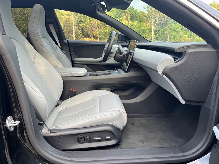 Фото 14 - Nio ET5T