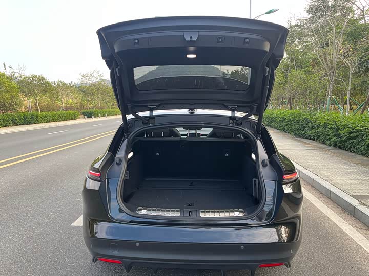 Фото 15 - Nio ET5T