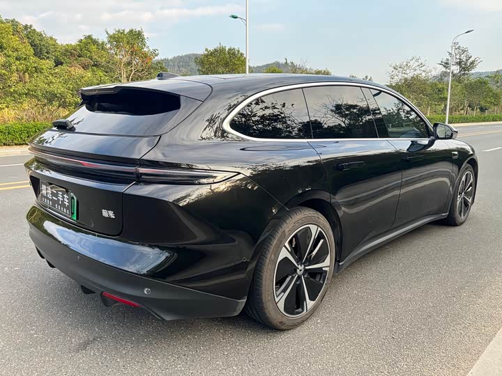 Фото 18 - Nio ET5T