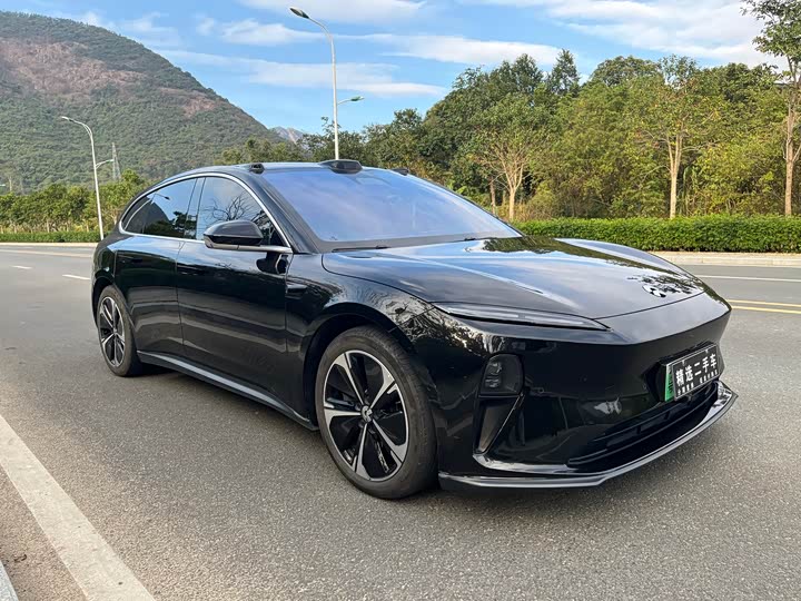 Фото 3 - Nio ET5T