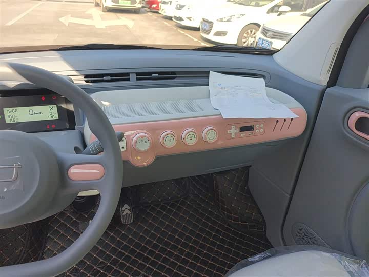 Фото 13 - Bestune Pony