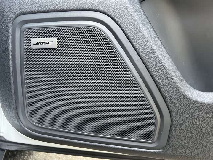 Фото 13 - Porsche Macan