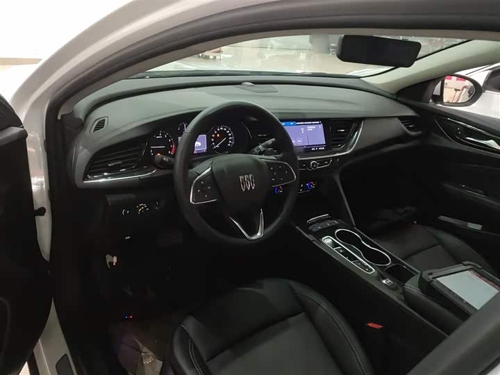 Фото 10 - Buick Regal