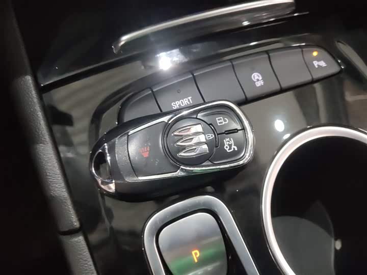 Фото 9 - Buick Regal