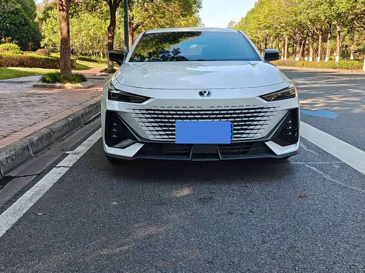 Фото 2 - Changan UNI-V