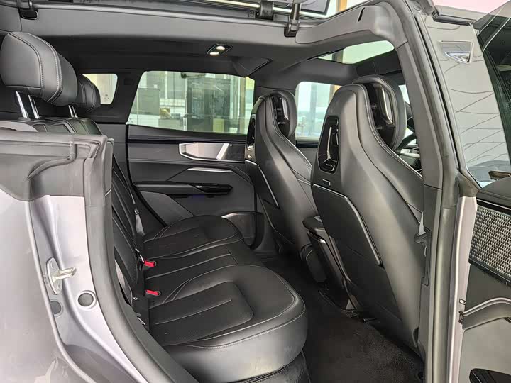 Фото 13 - HiPhi Y