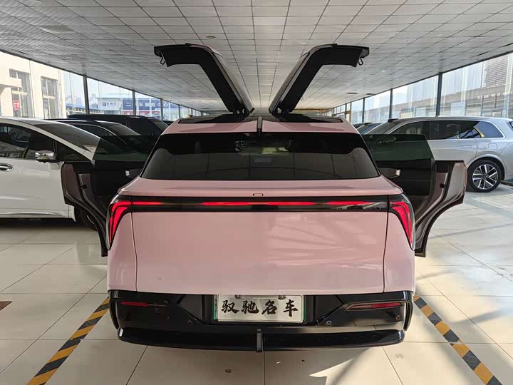 Фото 17 - HiPhi Y