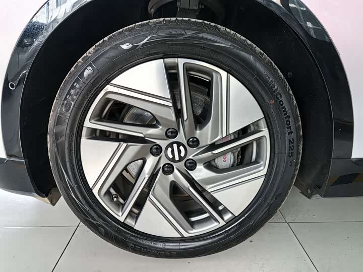 Фото 4 - HiPhi Y