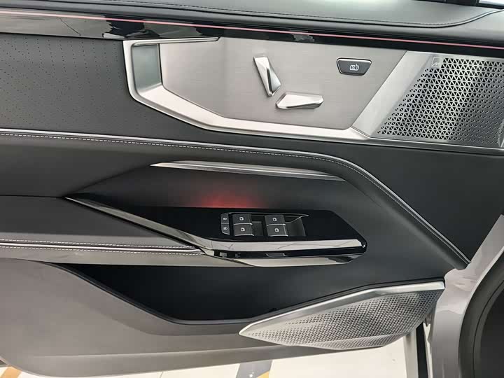 Фото 5 - HiPhi Y