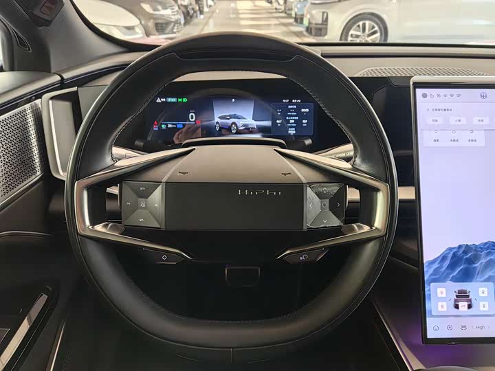 Фото 8 - HiPhi Y