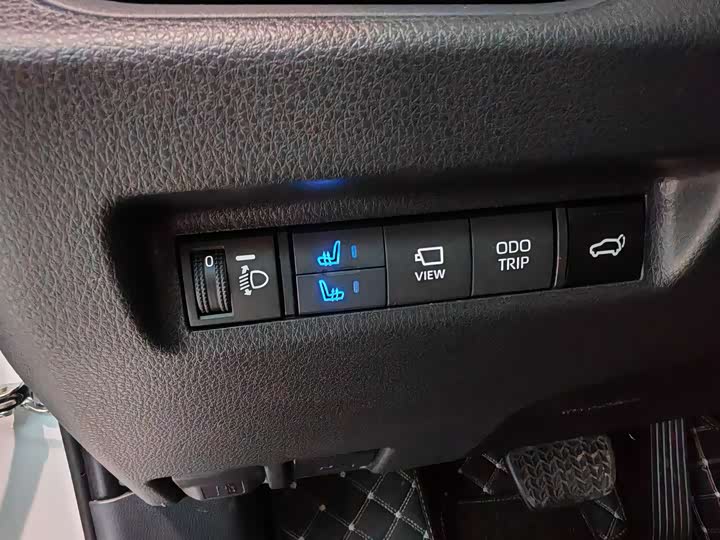 Фото 15 - Toyota Wildlander