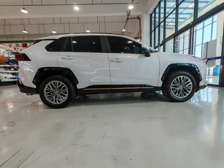 Фото 27 - Toyota Wildlander