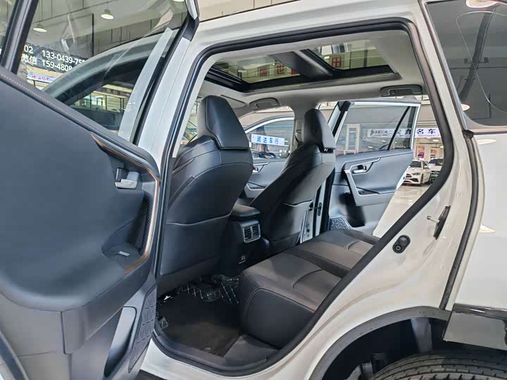 Фото 5 - Toyota Wildlander