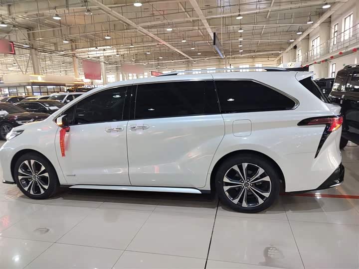 Фото 5 - Toyota Granvia