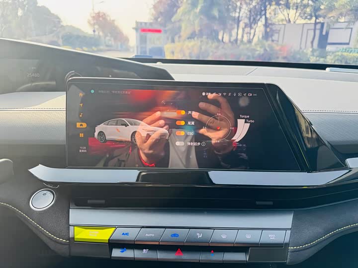 Фото 12 - Changan UNI-V