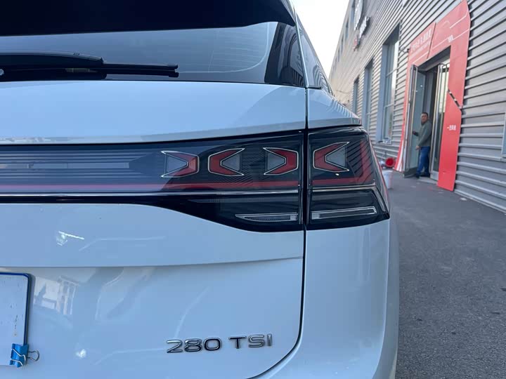 Фото 14 - Volkswagen Tayron