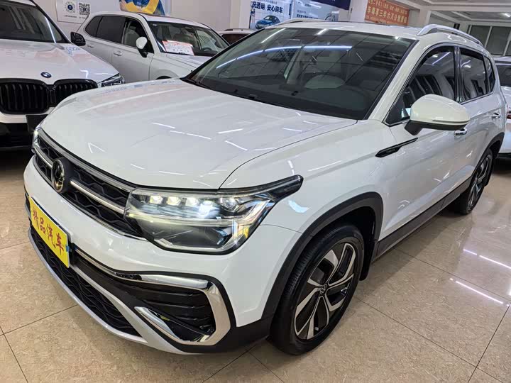 Фото 1 - Volkswagen Tharu